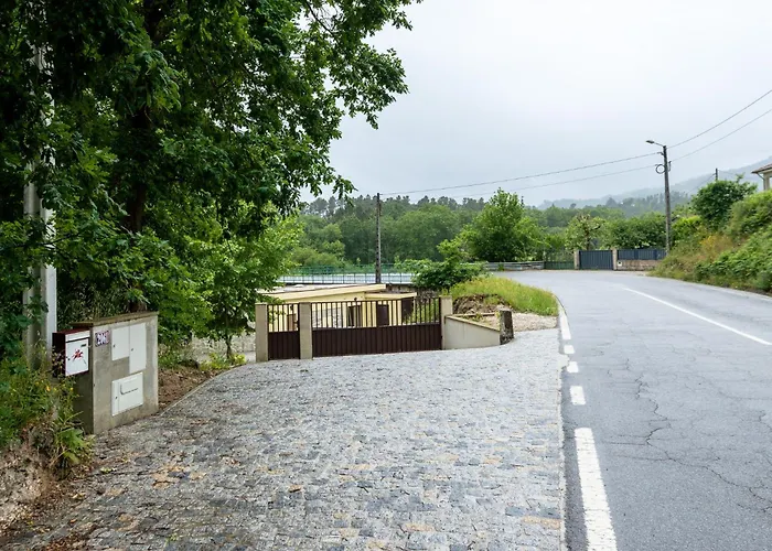 Casa Ponte Da Vessada 펜션 *